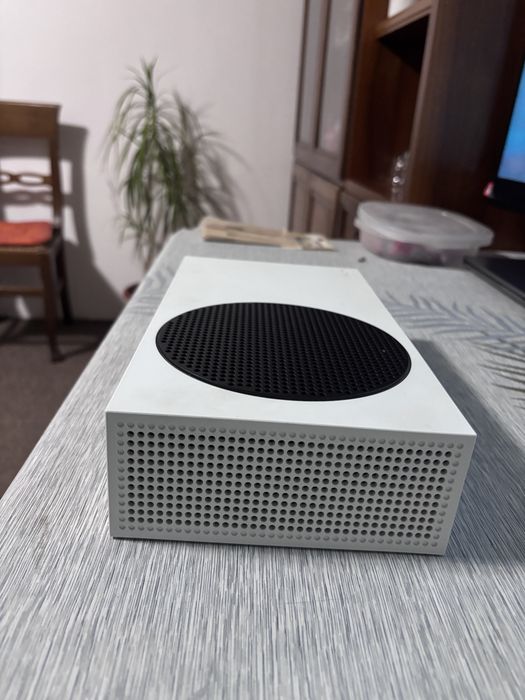 Xbox series s 1TB cu 2 controllere