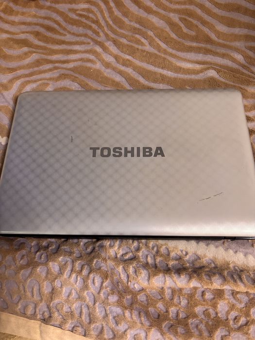 Ноутбук продам Toshiba