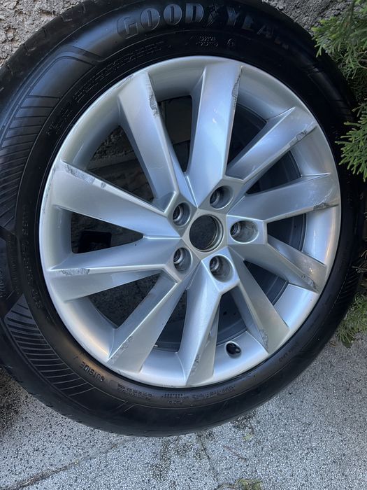 set 4 roti originale Skoda Superb 5x112 R17 pentru gama VAG  Skoda Audi VW Seat. Cauciucuri vara Goodyear  DOT1222. Echilibrate gata de drum. Pret fix