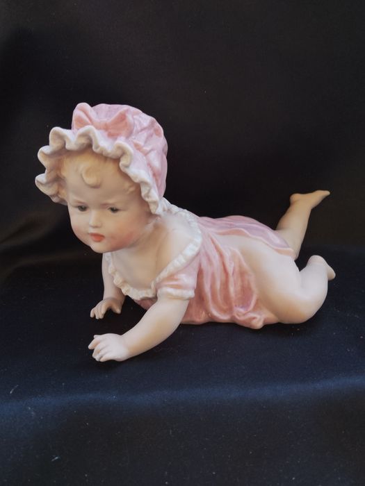 Две фигури "Пиано бебе" по идея на Андреа Садек