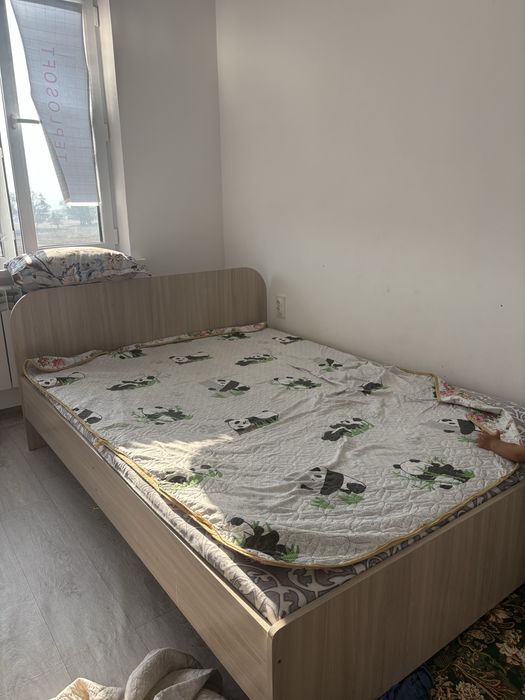 Срочно Кровать и прихожая