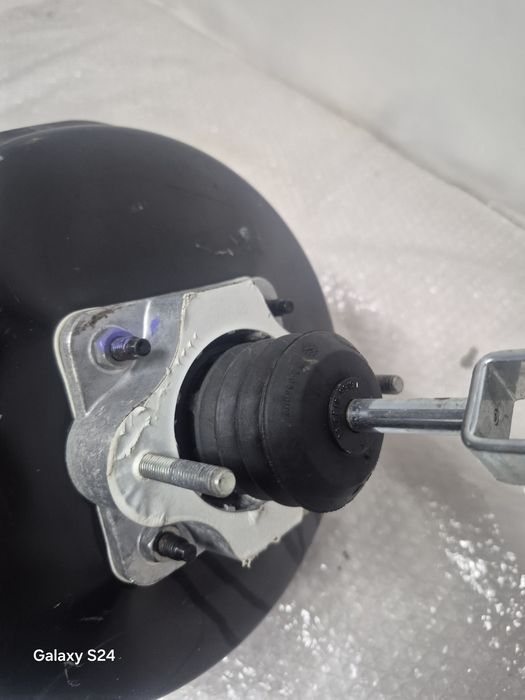 Тормозной вакум Mercedes W221