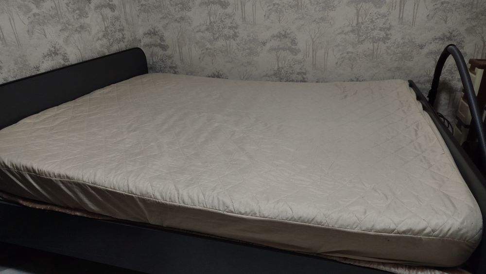 Отдам матрас, б/у