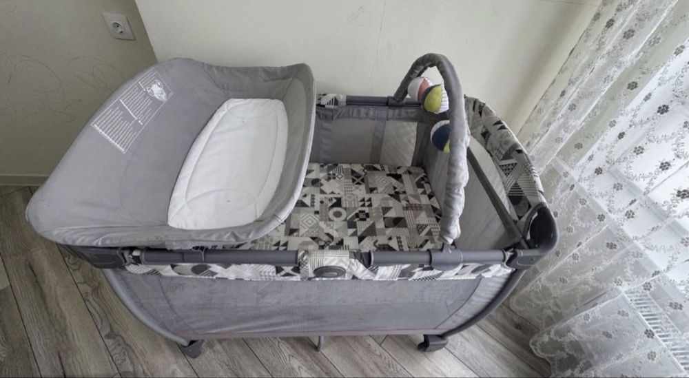Десткий манеж Graco
