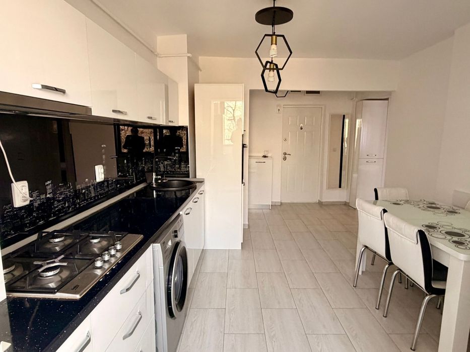 Inchiriez apartament 2 camere ultracentral ( direct proprietar)