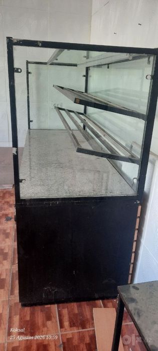 Холодильные витрины для кафе/магазина