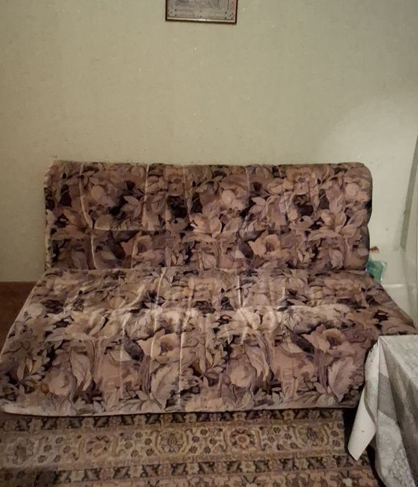 Разтегателен диван