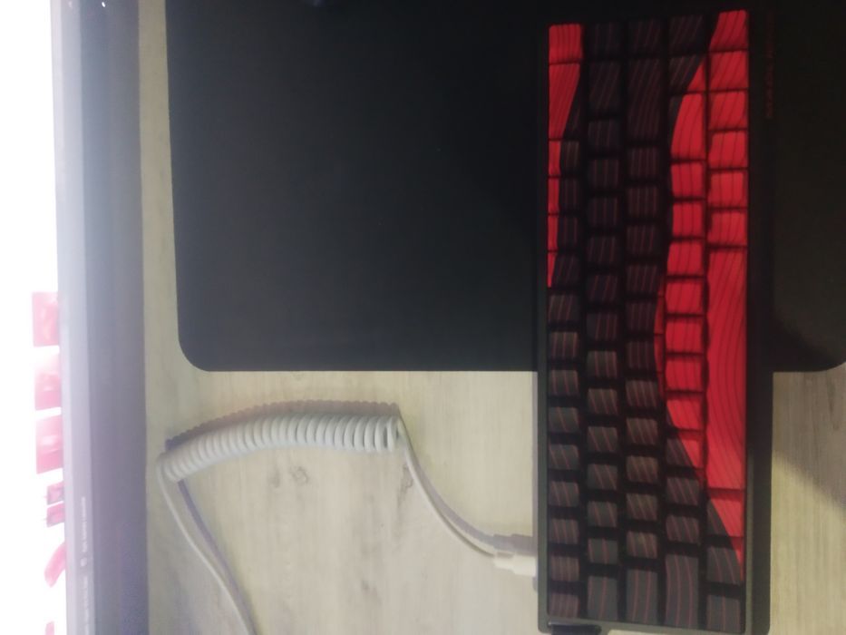 Продавам клавиатура mad 68 r