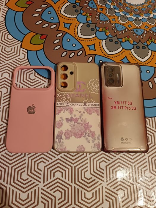 Чехлы на телефон.