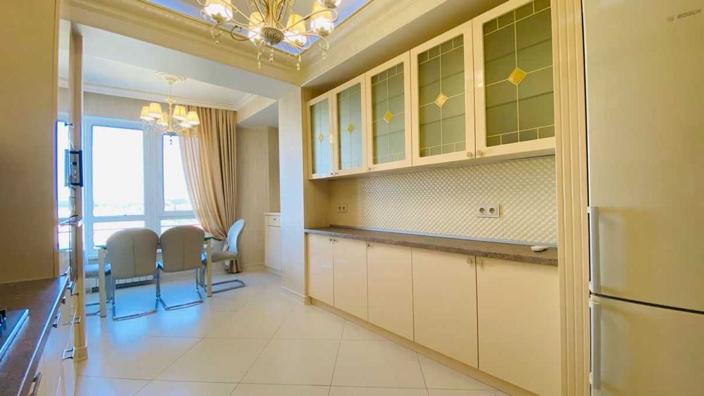 Дава се под наем Двустаен апартамент в София, Център - 71 кв.м за 475 € - Снимка #2