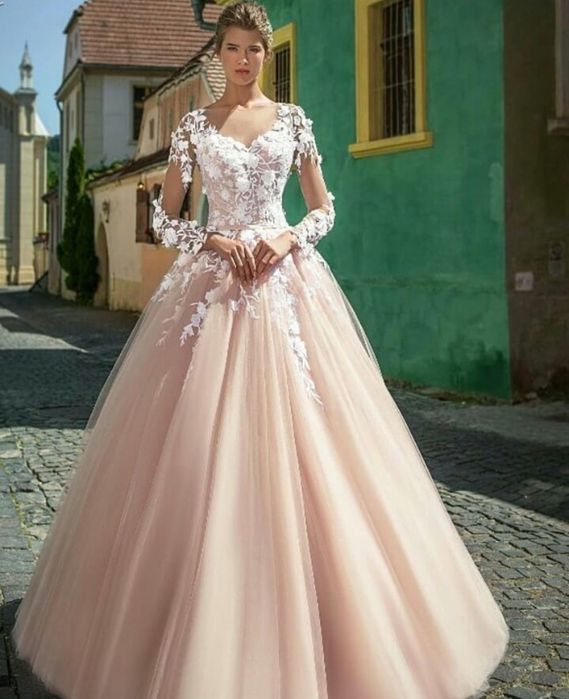 Свадебные пластья и аксессуары