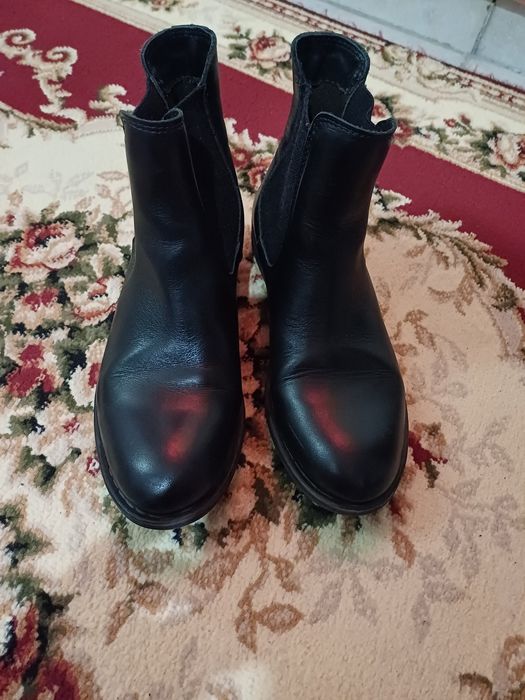 Ghete nr 37 piele sintetica