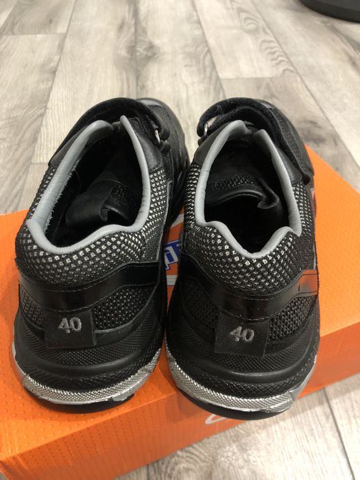 Кроссовки кожаные