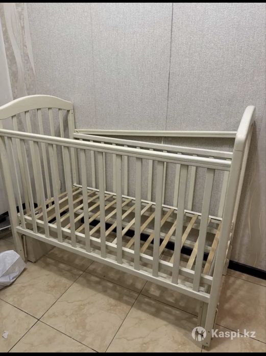 Продам кроватку детскую