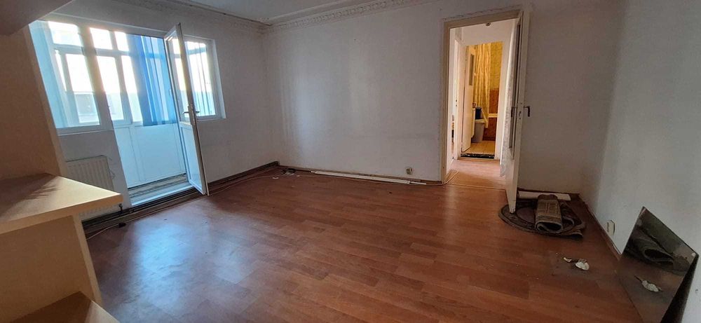 Vanzare apartament generos 2 camere, Targoviste