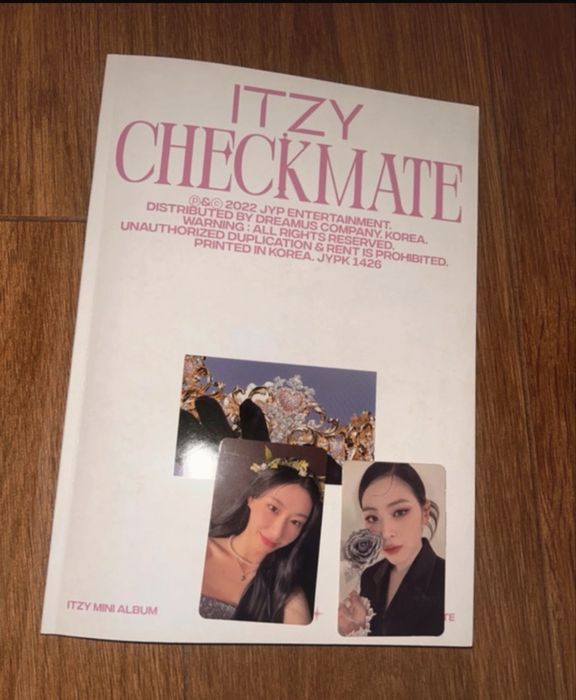 Album Checkmate Itzy