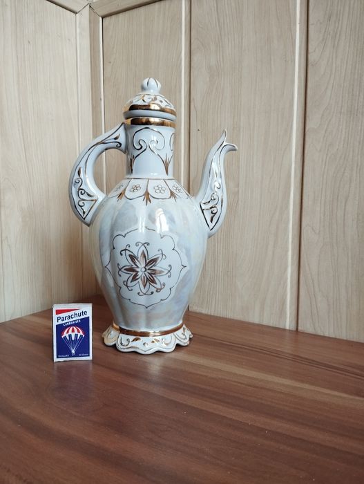 Продается фарфоровый кувшин, времён СССР