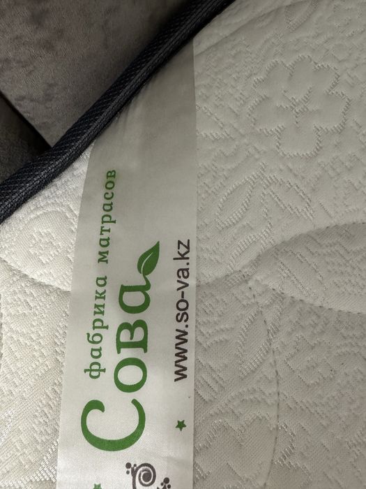 Спальная кровать с матрасом