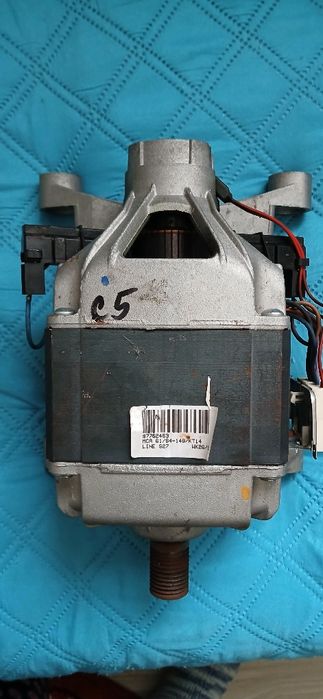 Motor mașină de spălat