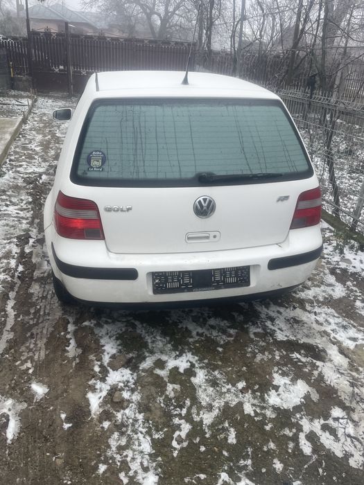 Dezmembrez golf 4 1,4 benzina