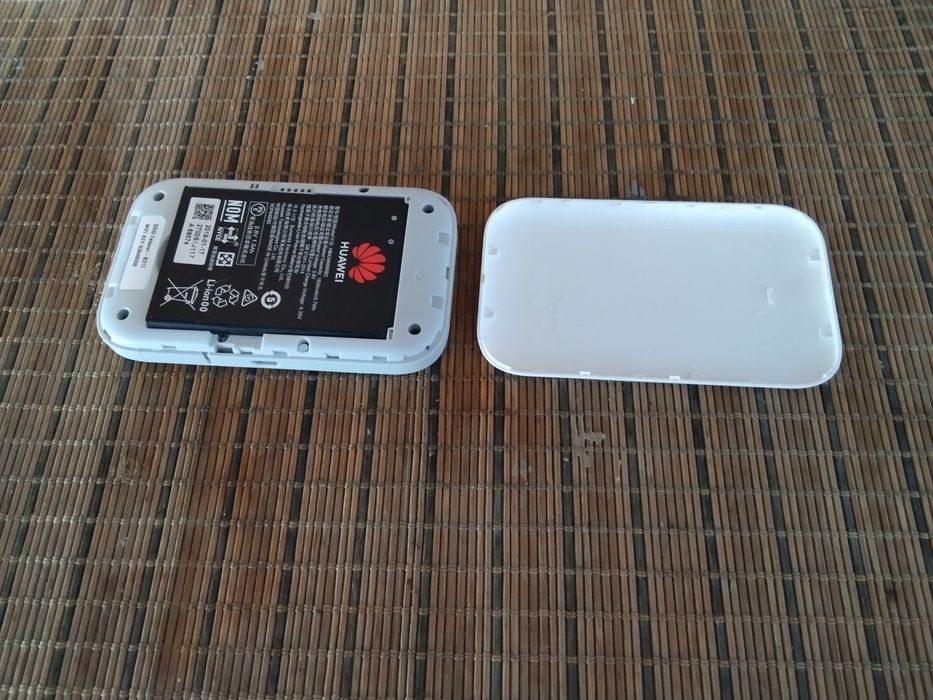 4G мини рутер- бисквитка за мобилен интернет със сим карти на YETTEL