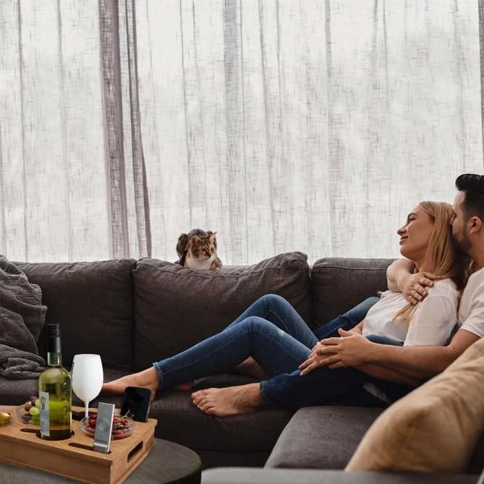 Дървен поднос за вино и мезета