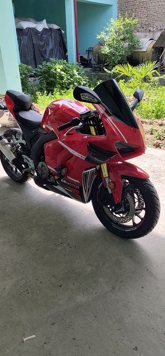 Dukatti panigali 400 kub