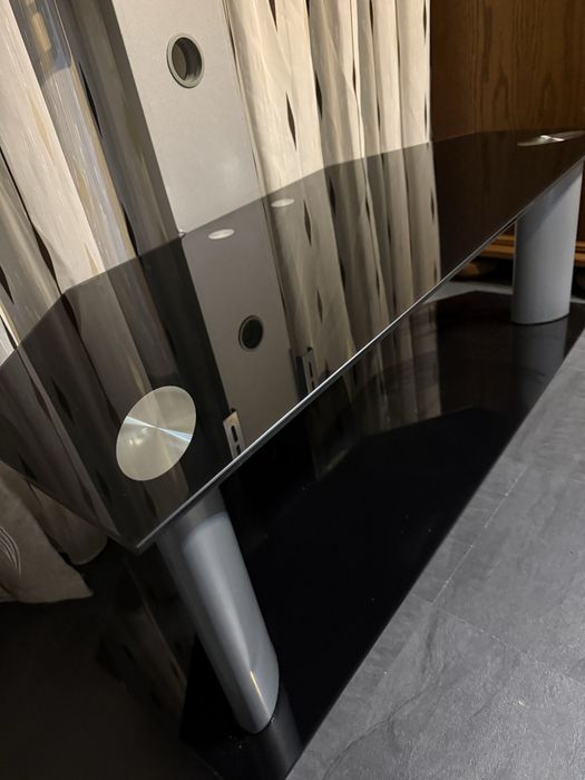 masuta sticla cu suport TV in stare impecabila