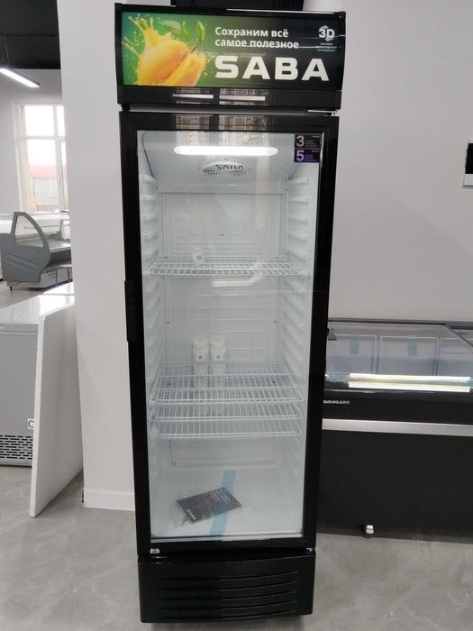Новый  витринный холодильник