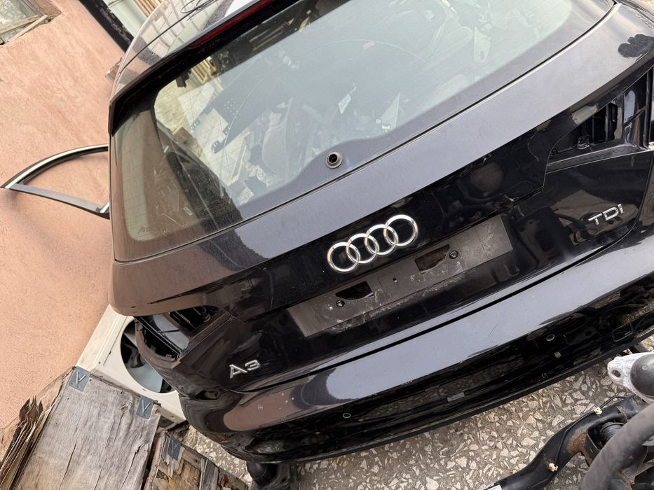 Оригинален заден капак със стъкло за Audi A3 8v 2012+