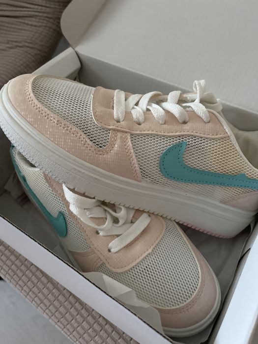 Продам кроссовки