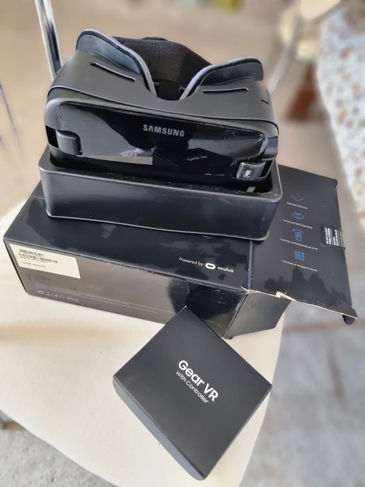 Ochelari Samsung GEAR VR cu controler