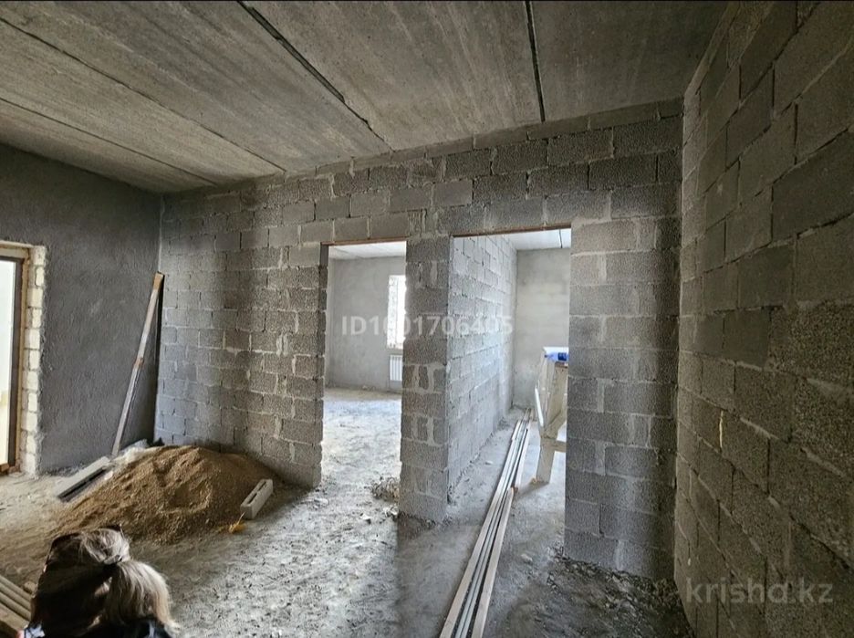 Үй сатылады жаңадан  салынған