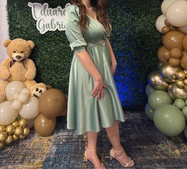 Vand rochie verde menta marime M noua fara eticheta