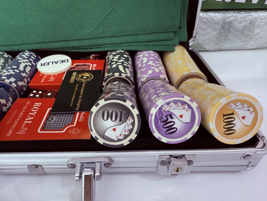 Покерный набор 300 фишек