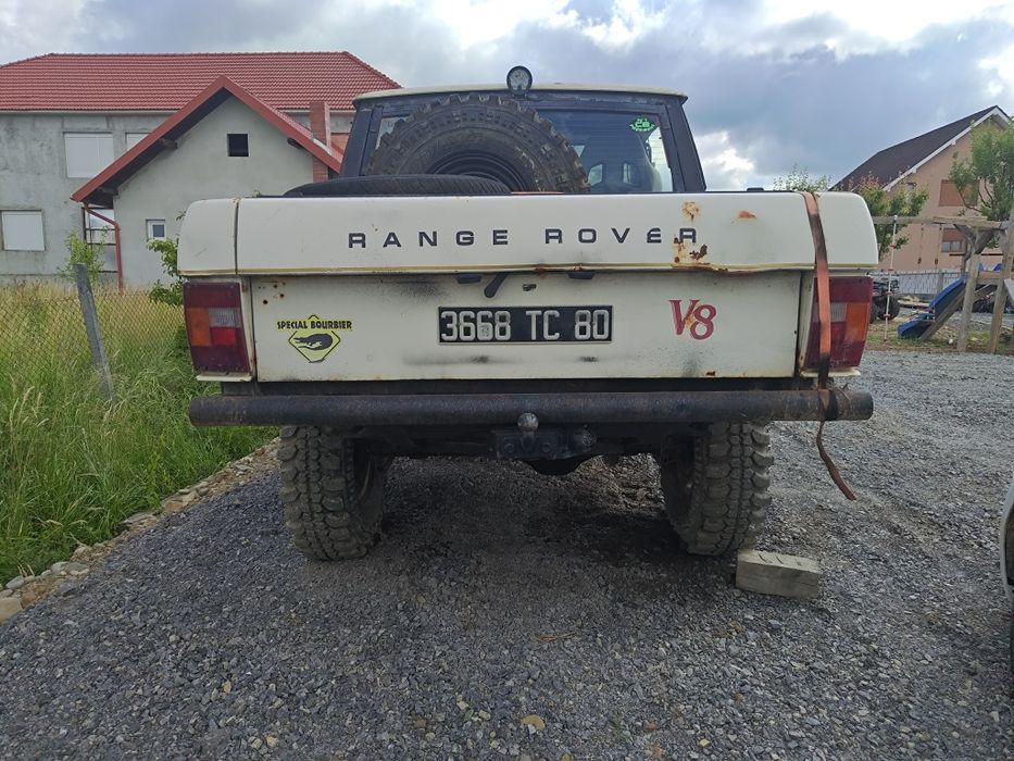 Land rover off road v8