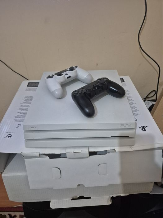 Playstation 4 Pro белый 1Тб