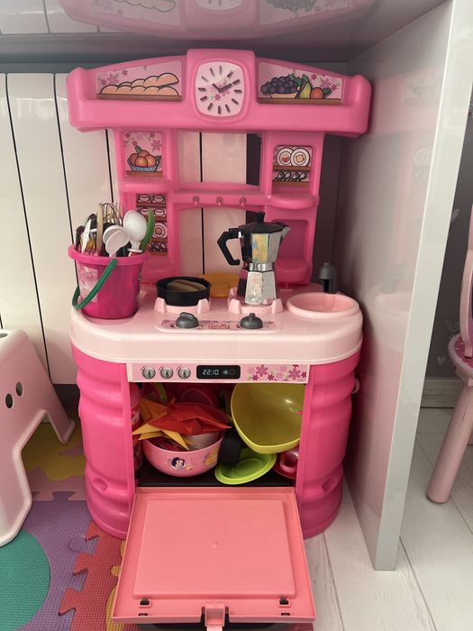 Детска кухня за момиче