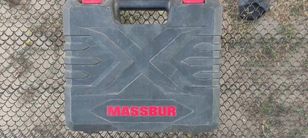Шуруповёрт Массбур аккумуляторный