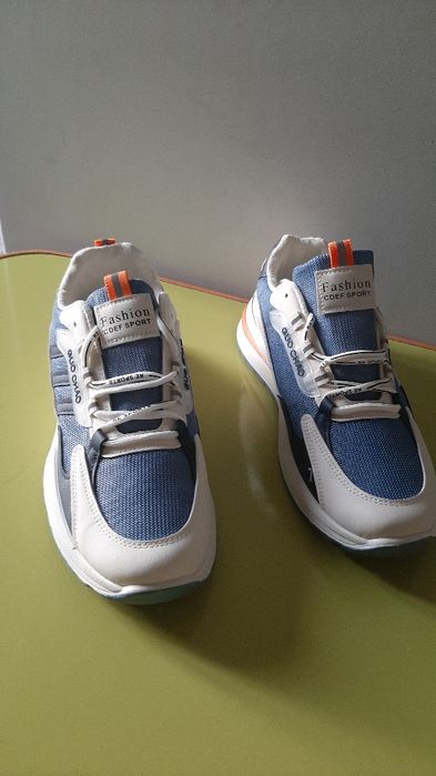 Мужская обувь, крассовки