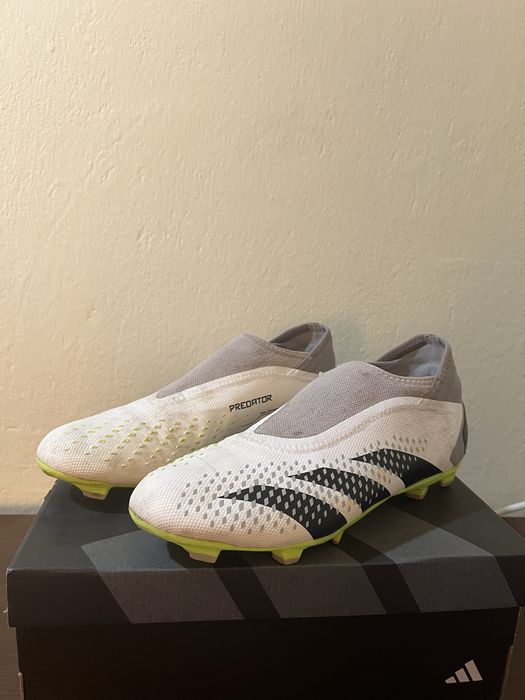 Оригинални Adidas Predator Accuracy.3 Laceless FG