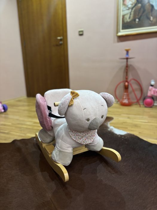 Nattou Плюшено столче - люлка