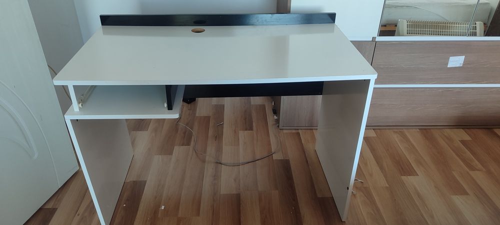 Офис бюро,бюро за компютът