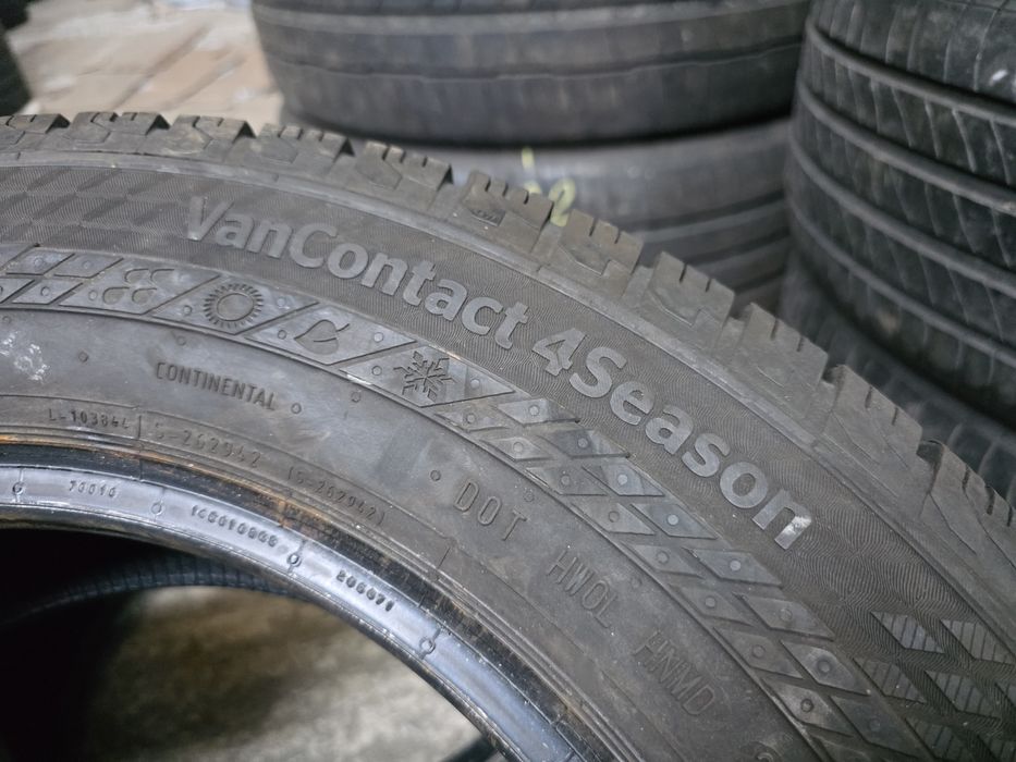 2бр Всесезонни гуми за Бус 215 65 16С - Continental