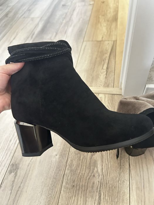 Продам новые зимние сапоги