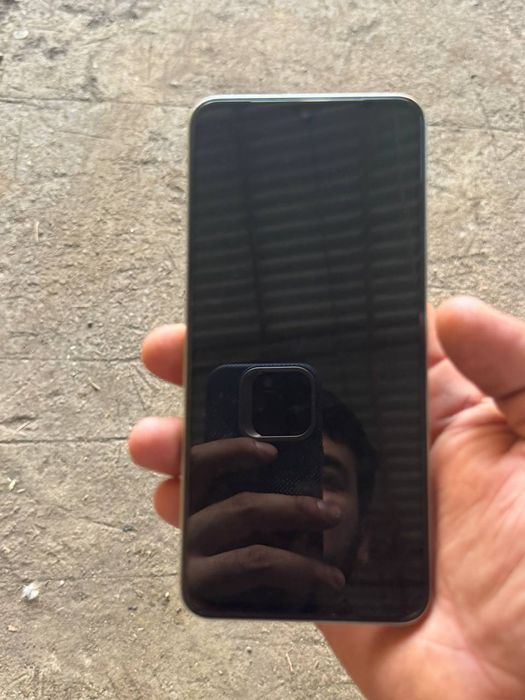 VIVO v25 e 128 GB B/U