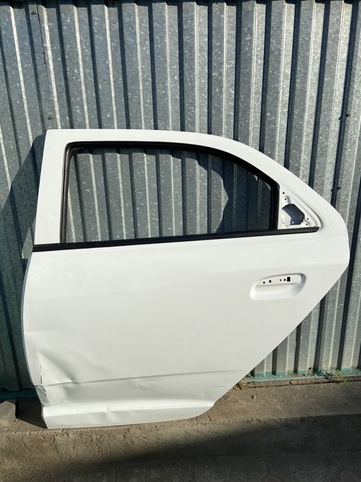 Продам дверь на Шевроле Кобальт