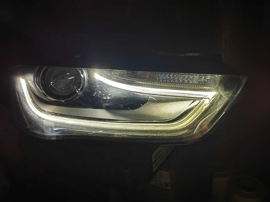 Фар Audi A4 B8.5 Bi-Xenon LED завиващ десен/Фар Ауди А4 Б8.5 Оригинале