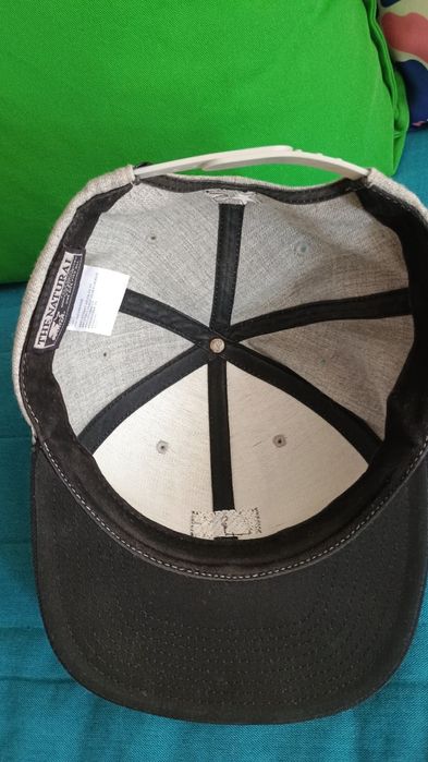 Продавам скейт шапка Vans