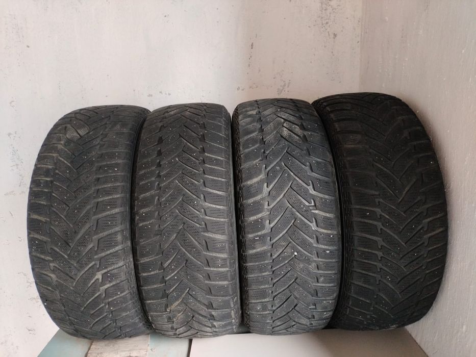 Продам шины всесезонка, липучка